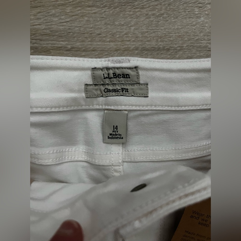 NWT L.L. Bean Women's True Shape Jeans, High-Rise Slim-Leg Ankle White - 14P - Picture 3 of 6